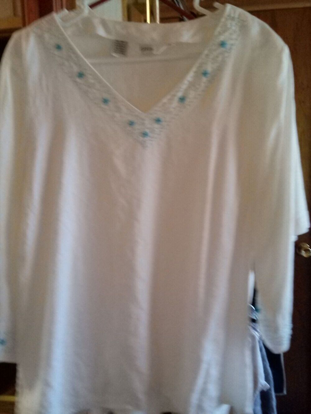 ISHYU L Linen White 3/4 Sleeve With Embroidered Blue Beaded Accent